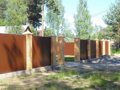 Монтаж забора из металлопрофия в Молодечно
